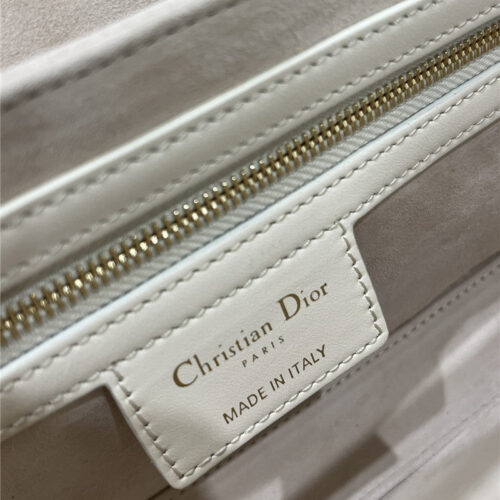 High Quality Luxury Dior 30 Montaigne Avenue Bag – Style 25154 product detail