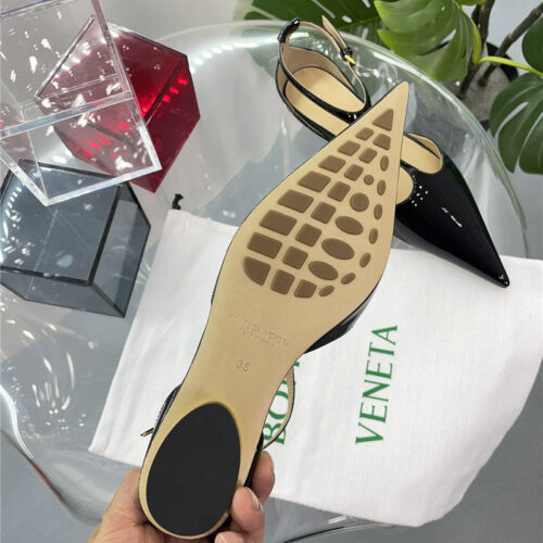 High Quality Luxury Bottega Veneta New Pointed Shoes – Style 56870 product detail