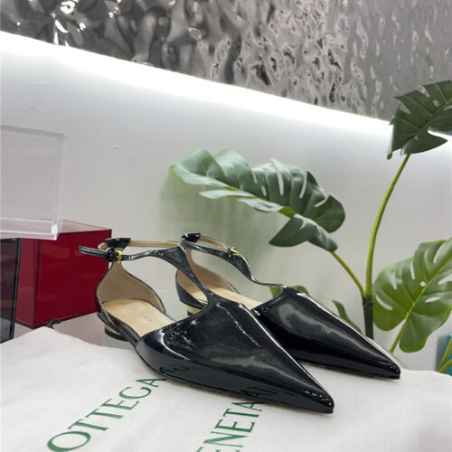 High Quality Luxury Bottega Veneta New Pointed Shoes – Style 56870 product detail