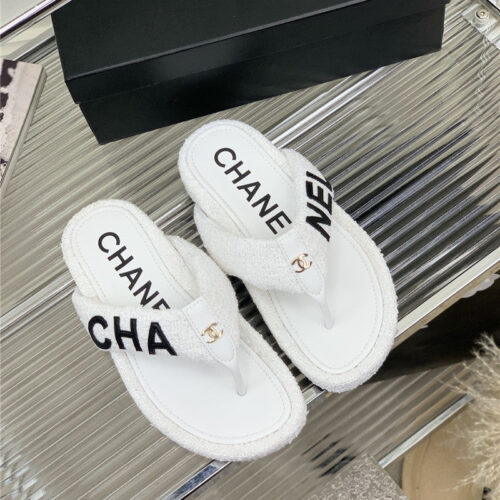 High Quality Luxury Chanel Flip Logo Flops – Style 55558 alternate view
