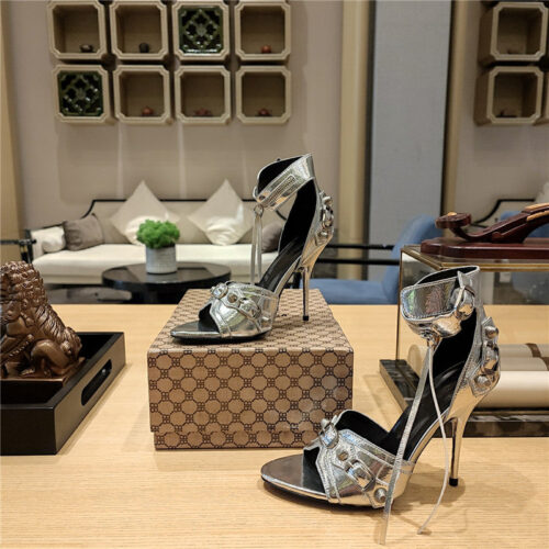 High Quality Luxury Balenciaga Studded Fishmouth Sandals – Style 82723 product detail