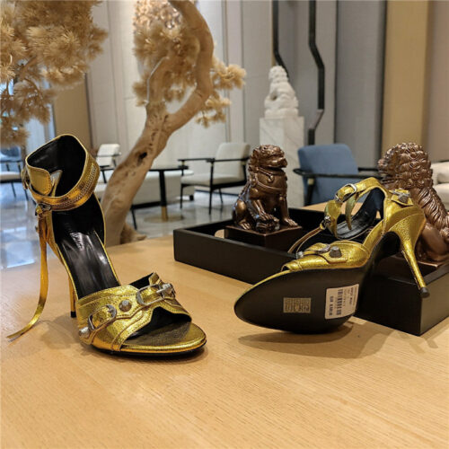 High Quality Luxury Balenciaga Studded Fishmouth Sandals – Style 18883 product detail