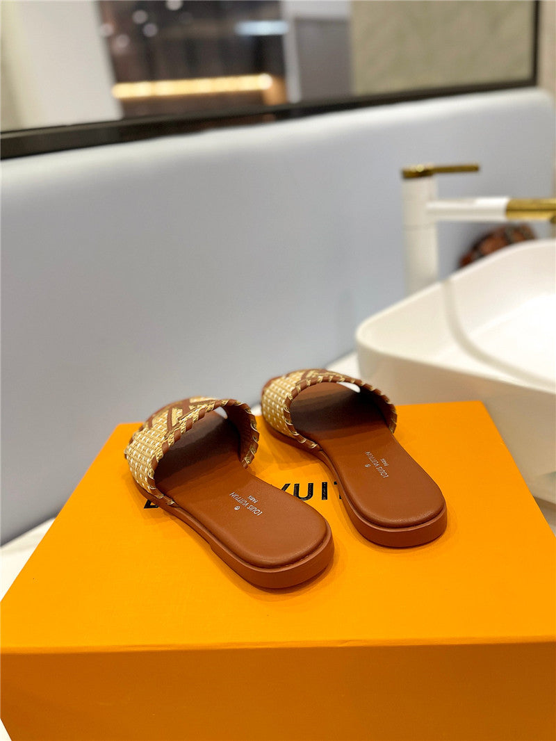 High Quality Luxury Louis Vuitton Logo Flat Slippers product detail