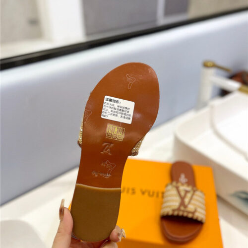 High Quality Luxury Louis Vuitton Logo Flat Slippers product detail