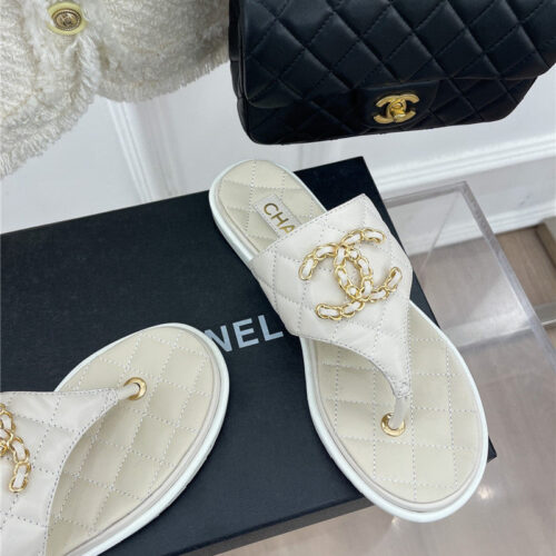 High Quality Luxury Chanel Rhombus Cc Logo Chain Buckle Flat Slippers product detail