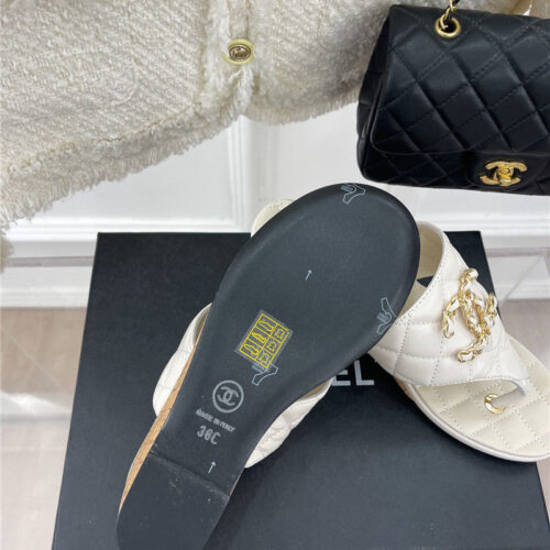 High Quality Luxury Chanel Rhombus Cc Logo Chain Buckle Slippers – Style 42118 product detail