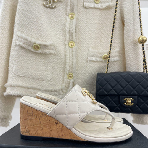 High Quality Luxury Chanel Rhombus Cc Logo Chain Buckle Slippers – Style 42118 alternate view