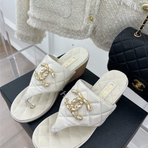 High Quality Luxury Chanel Rhombus Cc Logo Chain Buckle Slippers – Style 42118 product detail