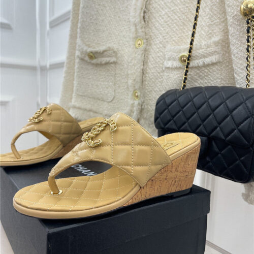 High Quality Luxury Chanel Rhombus Cc Logo Chain Buckle Slippers – Style 45510 product detail