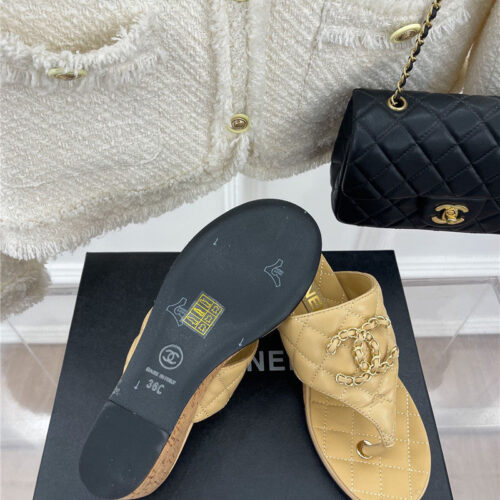 High Quality Luxury Chanel Rhombus Cc Logo Chain Buckle Slippers – Style 45510 product detail