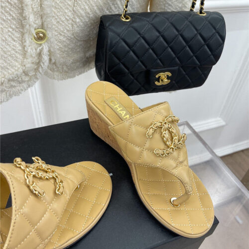 High Quality Luxury Chanel Rhombus Cc Logo Chain Buckle Slippers – Style 45510 product detail