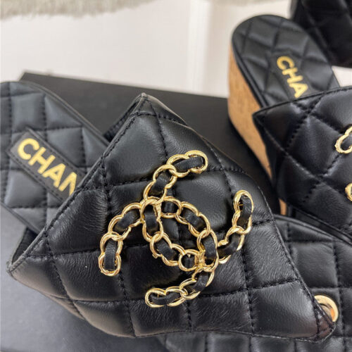 High Quality Luxury Chanel Rhombus Cc Logo Chain Buckle Slippers product detail