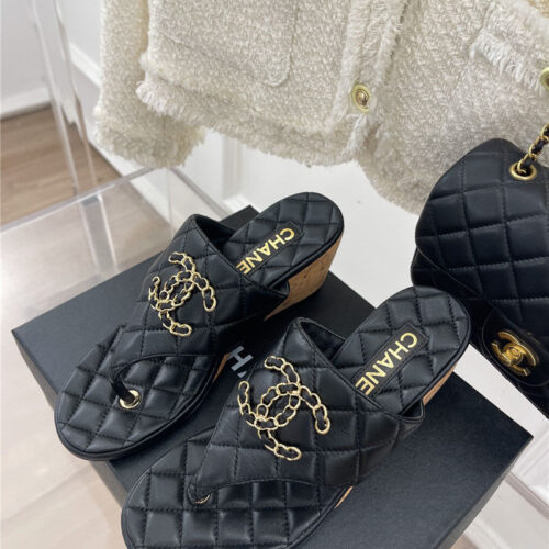 High Quality Luxury Chanel Rhombus Cc Logo Chain Buckle Slippers alternate view