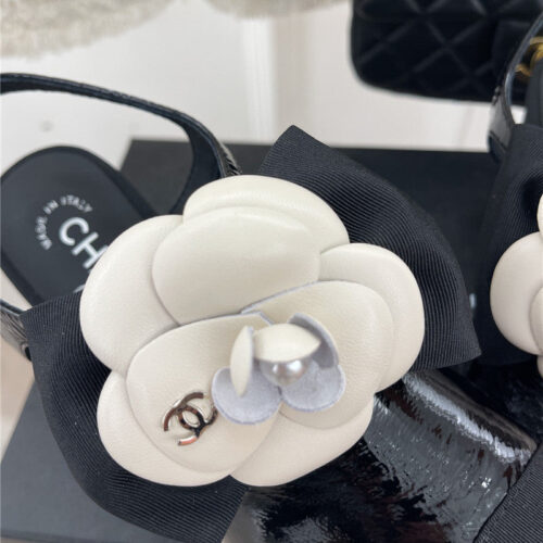High Quality Luxury Chanel Camellia Bow Chunky Heel Sandals product detail