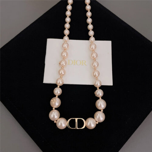 High Quality Luxury Dior Pearl Chain product detail
