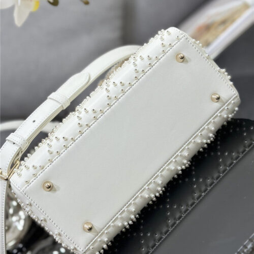 High Quality Luxury Lady Dior Five-Frame Embroidered White Pearl Bag product detail