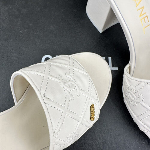 High Quality Luxury Chanel Rhombus Cc Logo Chunky Heel Slippers – Style 63014 product detail