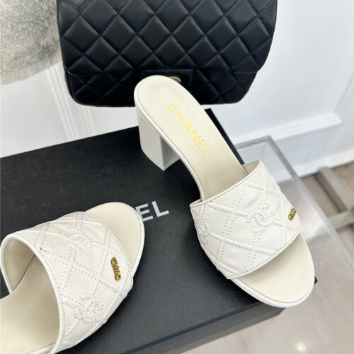 High Quality Luxury Chanel Rhombus Cc Logo Chunky Heel Slippers – Style 63014 product detail