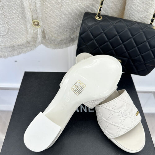 High Quality Luxury Chanel Rhombus Cc Logo Chunky Heel Slippers – Style 63014 product detail