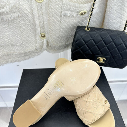 High Quality Luxury Chanel Rhombus Cc Logo Chunky Heel Slippers – Style 33638 product detail
