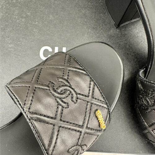 High Quality Luxury Chanel Rhombus Cc Logo Chunky Heel Slippers product detail