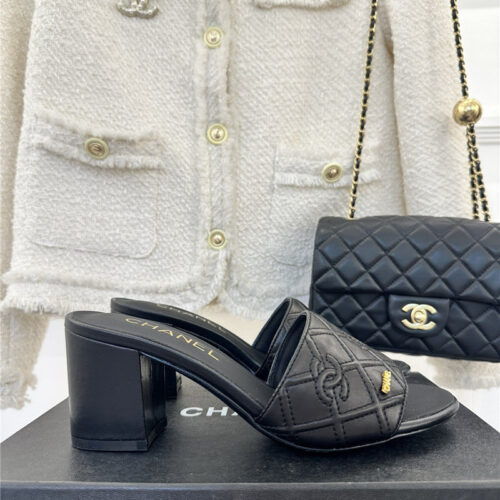 High Quality Luxury Chanel Rhombus Cc Logo Chunky Heel Slippers product detail