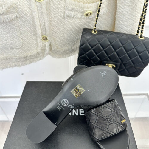 High Quality Luxury Chanel Rhombus Cc Logo Chunky Heel Slippers product detail