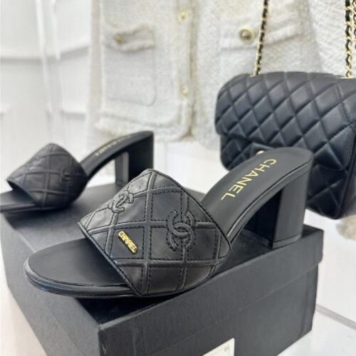 High Quality Luxury Chanel Rhombus Cc Logo Chunky Heel Slippers alternate view