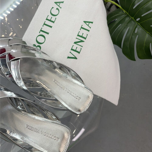 High Quality Luxury Bottega Veneta Square Toe Flat Woven Slides – Style 97990 product detail