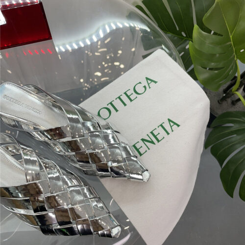 High Quality Luxury Bottega Veneta Square Toe Flat Woven Slides – Style 97990 product detail