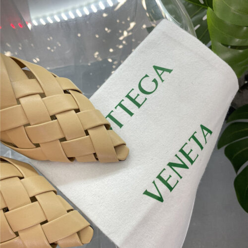 High Quality Luxury Bottega Veneta Square Toe Flat Woven Slides – Style 03078 product detail