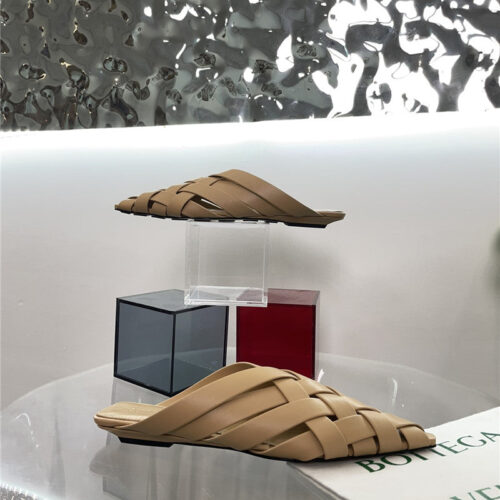 High Quality Luxury Bottega Veneta Square Toe Flat Woven Slides – Style 03078 product detail