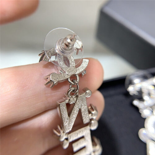 High Quality Luxury Chanel Letter Crystal Earrings product detail