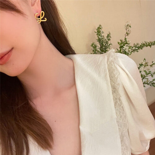 High Quality Luxury Loewe Classic Fashionable Logo Earrings alternate view