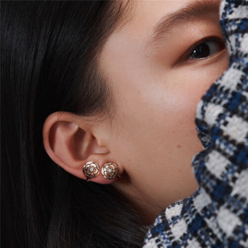 High Quality Luxury Chanel Mountain Camellia Ear Buckle – Style 50201 product detail