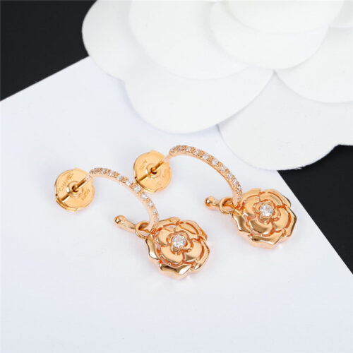 High Quality Luxury Chanel Mountain Camellia Ear Buckle
