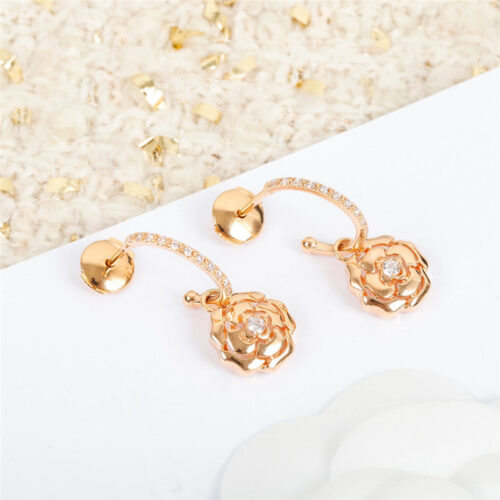 High Quality Luxury Chanel Mountain Camellia Ear Buckle product detail