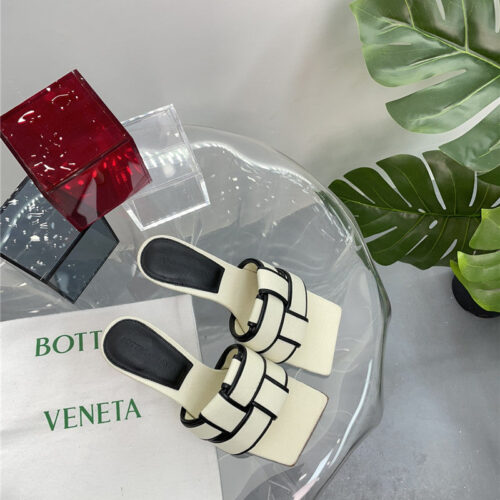 High Quality Luxury Bottega Veneta Windmill Cube Slippers – Style 79878 alternate view