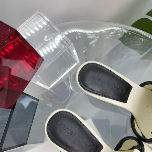 High Quality Luxury Bottega Veneta Windmill Cube Slippers – Style 79878 product detail