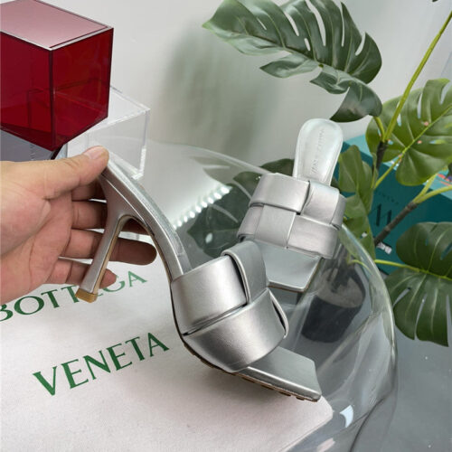 High Quality Luxury Bottega Veneta Windmill Cube Slippers – Style 17734 product detail