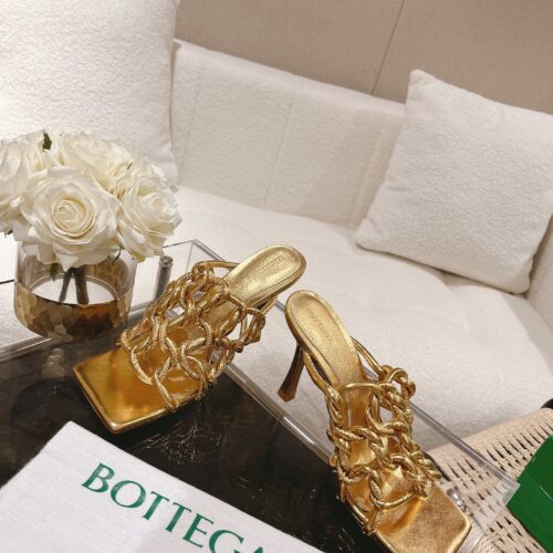 High Quality Luxury Bottega Veneta Handwoven Sandals – Style 06726 alternate view