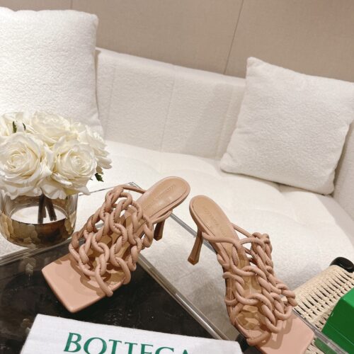 High Quality Luxury Bottega Veneta Handwoven Sandals – Style 67174 product detail