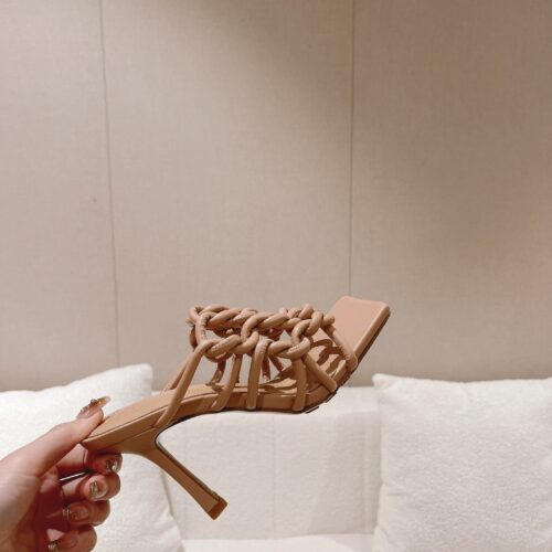 High Quality Luxury Bottega Veneta Handwoven Sandals – Style 67174 product detail
