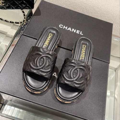 High Quality Luxury Chanel New Wooden Heel Slippers product detail