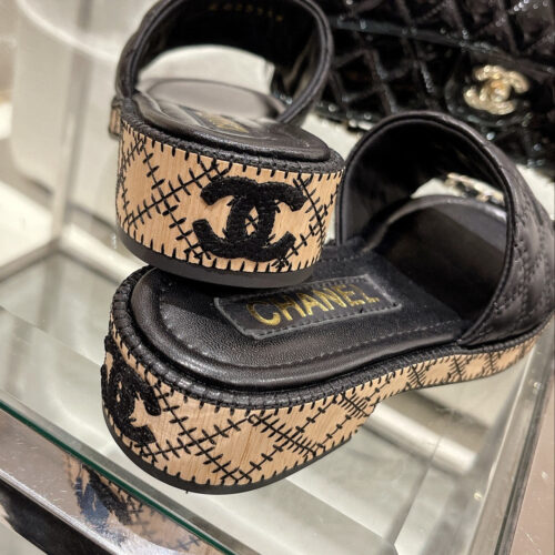 High Quality Luxury Chanel New Wooden Heel Slippers product detail
