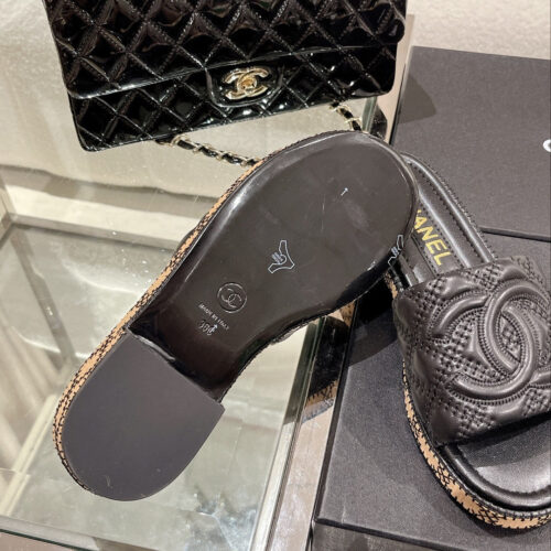 High Quality Luxury Chanel New Wooden Heel Slippers product detail