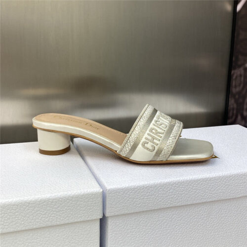 High Quality Luxury Dior New Flip Flops Color Matching Womens Shoes – Style 77574 product detail