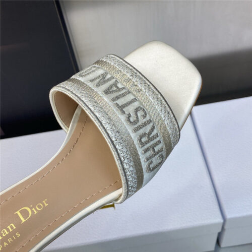 High Quality Luxury Dior New Flip Flops Color Matching Womens Shoes – Style 77574 product detail
