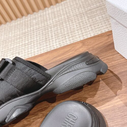 High Quality Luxury Dior Spring And Summer New Thick-Soled Beach Slippers – Style 44742 product detail