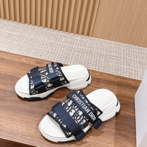 High Quality Luxury Dior Spring And Summer New Thick-Soled Beach Slippers – Style 31174